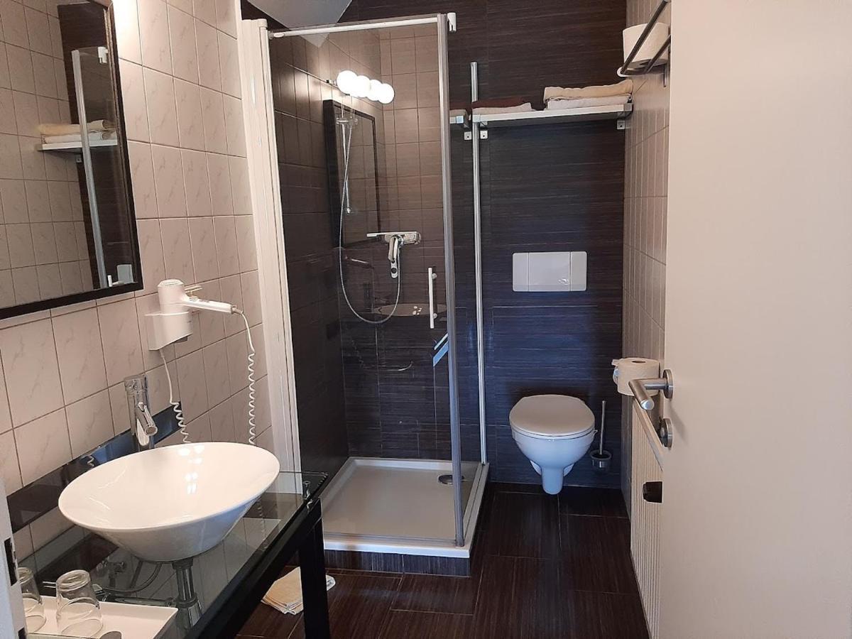 Ferienhaus Bluemel Inkl. Freier Strandbadeintritt Velden am Woerthersee Ngoại thất bức ảnh